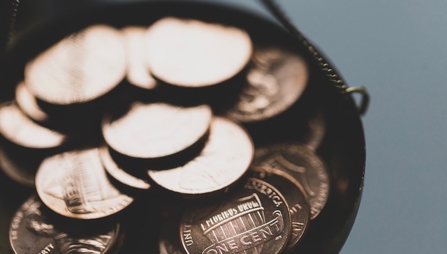 央行定向降准+2000亿元MLF投放，货币政策趋向量价宽松