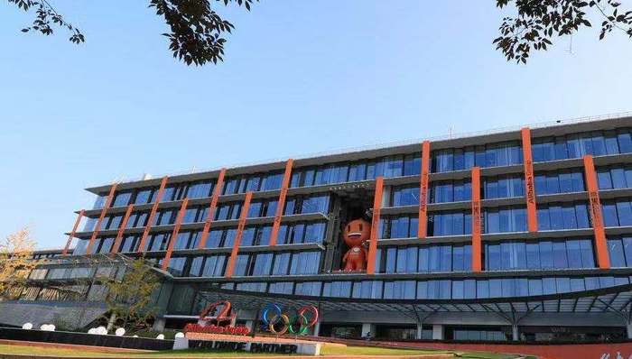 阿里巴巴回归港股，“淘宝小天后”和香港粉丝做好了大手笔投资的准备