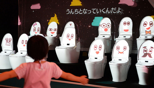 罗马人在公厕社交，慈禧给马桶赐名，你知道么？今天是国际厕所日