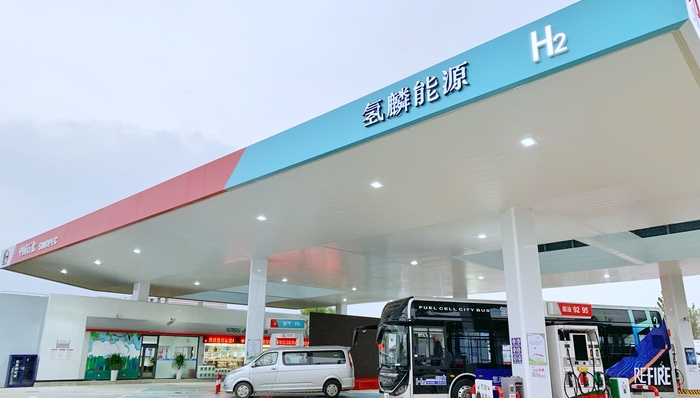 上海首个油氢合建站正式运行，加注6分钟续航400公里