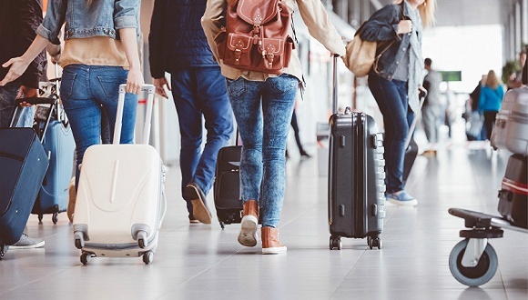 全球航空公司削减往来香港航班数量