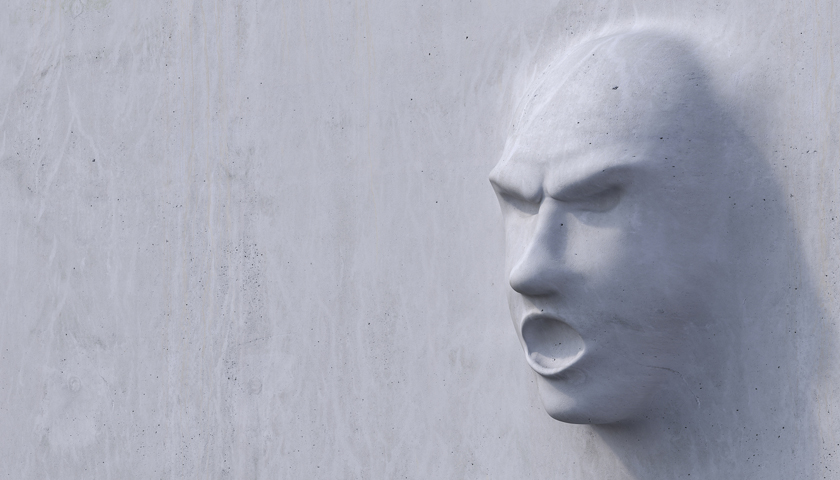 中山市三角镇一学生家长在微信群辱骂老师，被行拘10日