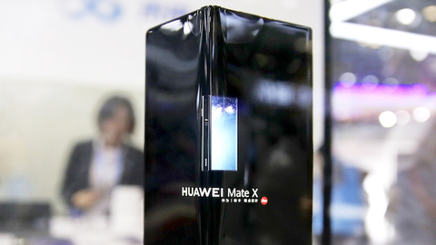 华为折叠屏手机Mate X再次售罄，它为什么被黄牛炒到天价？