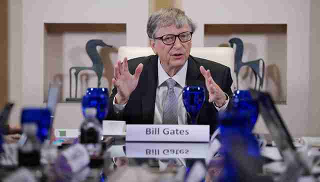 重归首富的比尔·盖茨笑称捐钱“还不够快”，要发力在这些慈善和创新