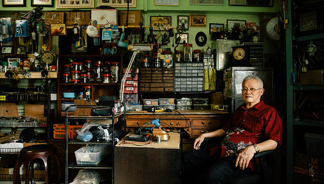 老电话、留声机、旧唱片：新加坡的古早科技产品收藏者