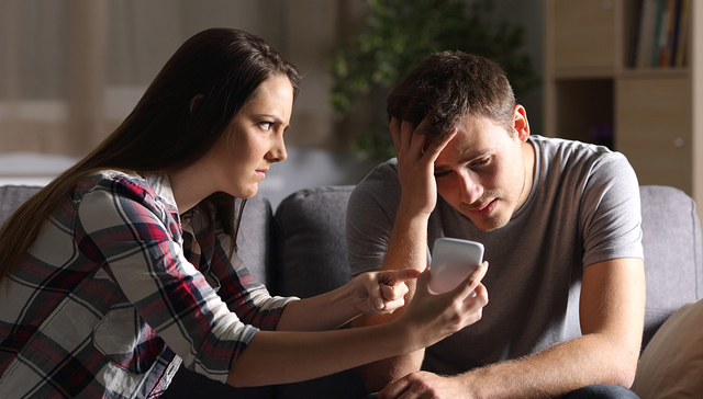 当女性收入超过家庭收入的40%，伴侣压力大增