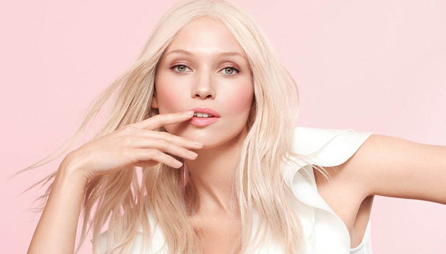 是日美好事物|娇韵诗奶昔彩妆顺滑温暖，Balenciaga回收“废物”做环保沙发