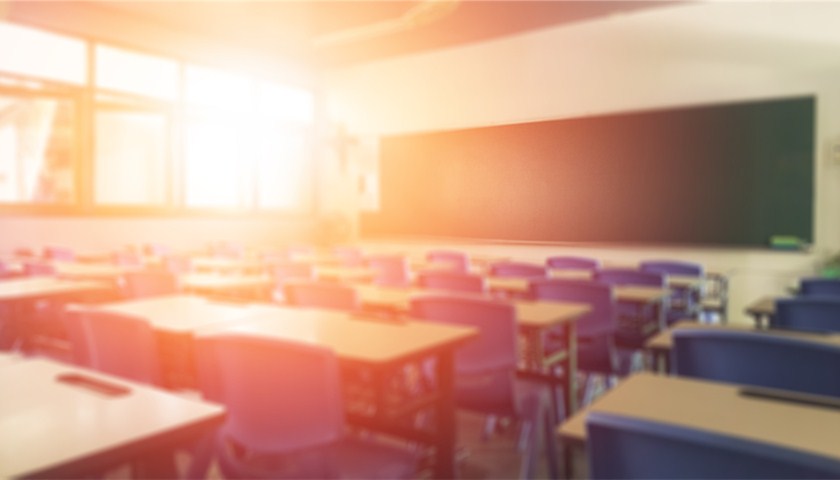 中小学校长培训,中小学校长,校长职级制,中小学,师资管理,教师发展,控制结构,教育公平,教师专业,学