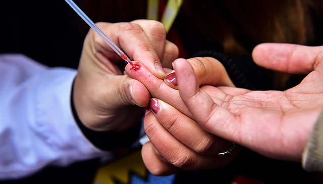 世界艾滋病日：是什么阻碍人们跨入HIV检测室的门？