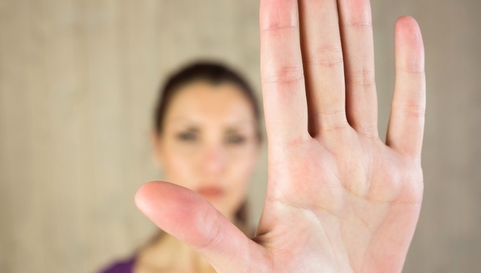 “强制要求游客一小时花两万”涉事导游、经理被列入全国旅游市场黑名单