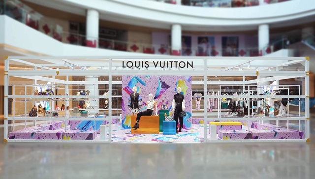 2019年全球奢侈品市场达9.8万亿人民币，中国消费者带动90%的增长