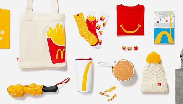 为了卖雨伞帽子等周边，麦当劳专门开了家“金拱门无限”网店