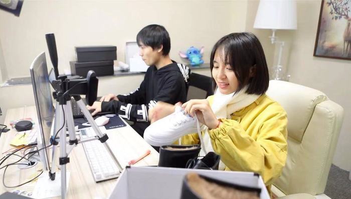 直播行业爆发：淘宝直播将启动百亿扶持计划