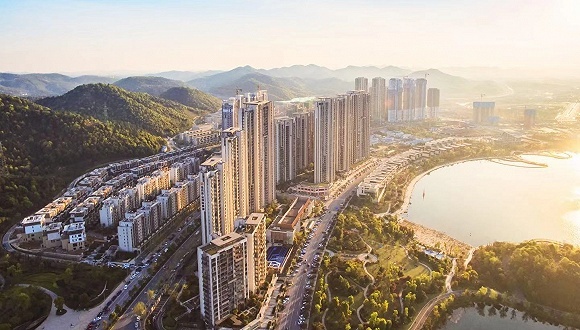 佳兆业上市十年记：地产与产业齐飞