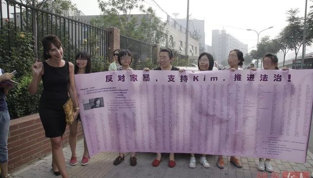 逃离不得原谅不得：家暴不仅仅是性别暴力，亦是社会暴力