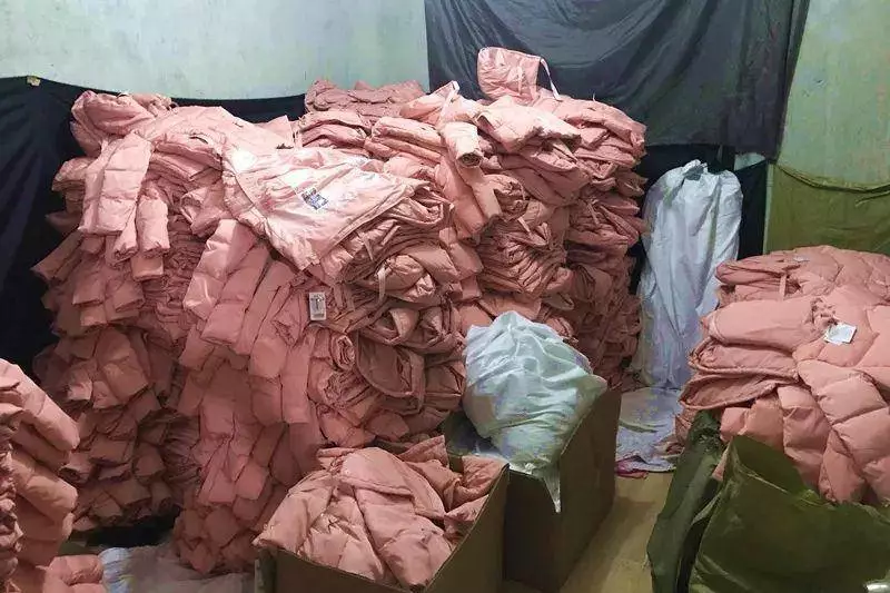 浙江嘉兴查获假冒“巴拉巴拉”童装万余件，成本50标价500