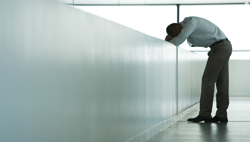 锡林郭勒盟正蓝旗3名村官被处分