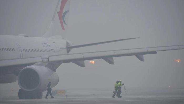 北方降雪进入集中阶段，多地机场航班延误取消
