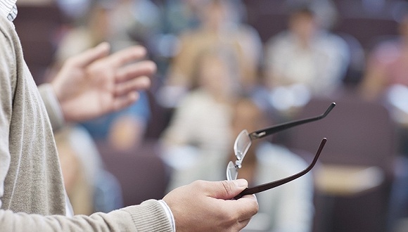 教育部：有严重违规行为的教师，终身禁止从教