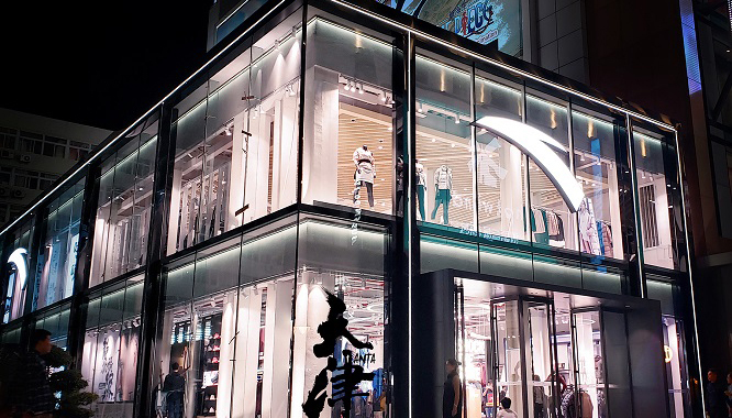 安踏制定三大十亿欧元发展规划，亚玛芬能否复制斐乐成功