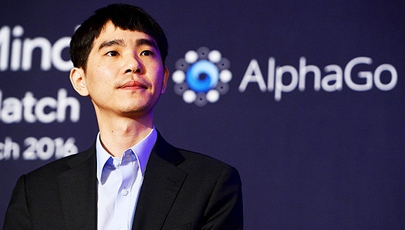 体育晚报 | 东亚杯国足选拔队2-0中国香港 李世石退役赛首战击败人工智能