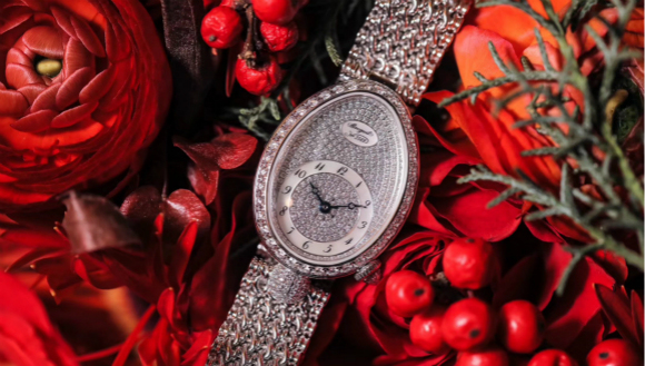 酷乐表情 | 节日季到了，哪块表最能赢得女人心？