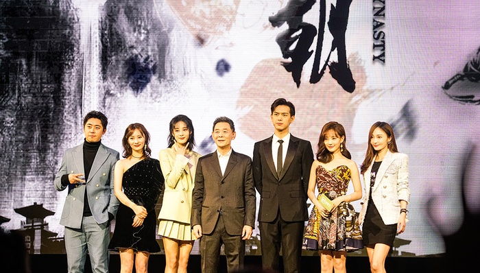 剧讯 | 李现李一桐《剑王朝》举行发布会 靳东蓝盈莹《精英律师》1220开播