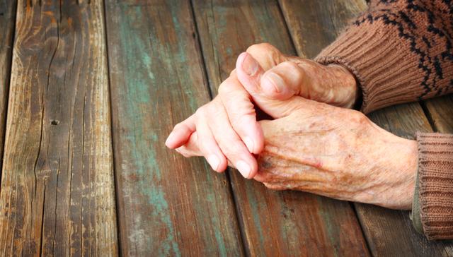 温州网红“追风奶奶”涉非法吸存数百万，专坑护工保姆血汗钱