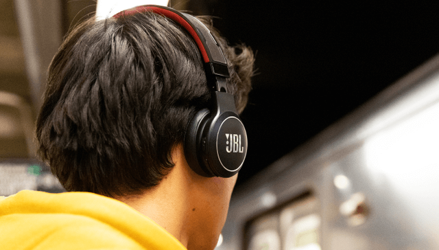 是日美好事物 | JBL的新耳机可太阳能充电，Givenchy Bond超大包袋实用性满分