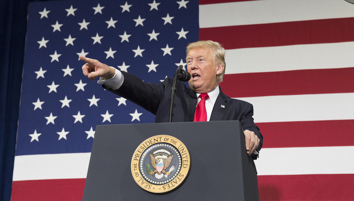 通乌门,告密者,弹劾,推特,曝光,伊万卡,拜登