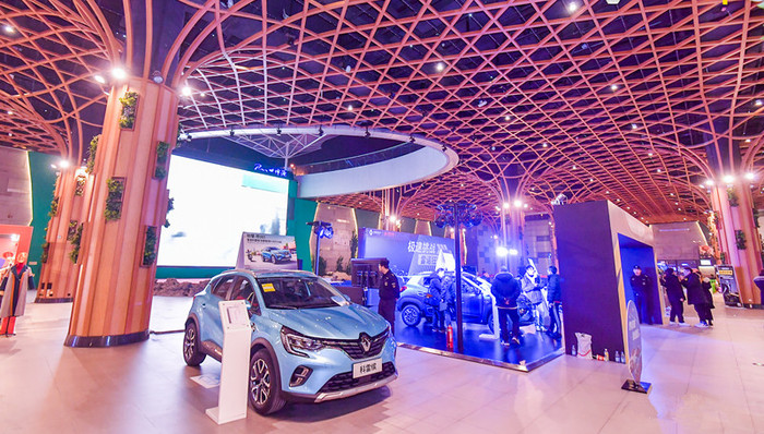 为了促销新能源车型，雷诺打造了一个全新零售平台EV-World