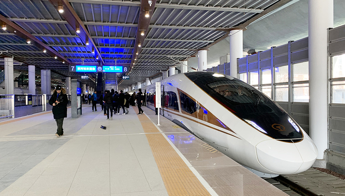 京张、张呼、张大高铁开通，智能动车组首次商业运营