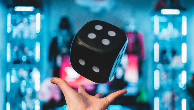 员工解散、资金吃紧，RNG电竞俱乐部告别北京主场