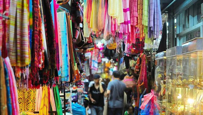 总有一种出路引领着老广州批发市场