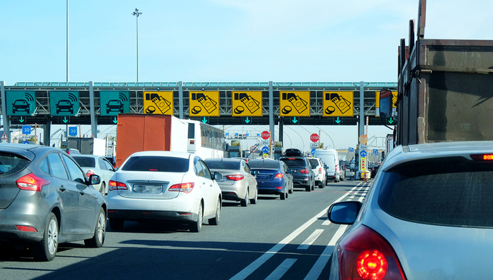 界面晚报｜央行新年首日全面降准释放8000亿元 全国487个高速省界收费站全部取消