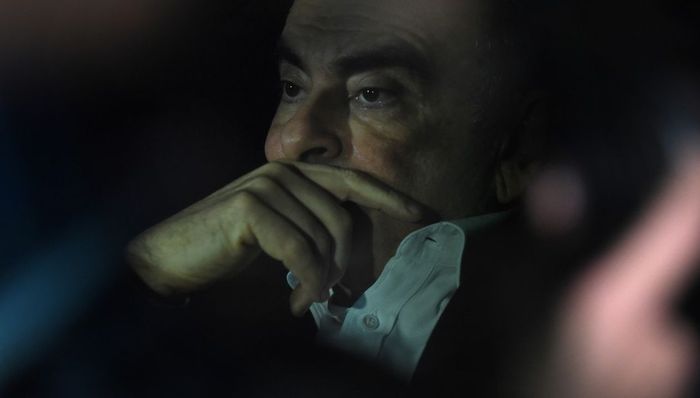 现实版《飓风营救》，是谁把戈恩推进了大提琴盒里？