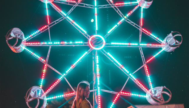 社交媒体,人人网,商业模式,多牛