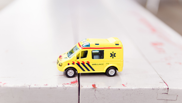 未装ETC被强制收费，救护车上高速该不该免费？