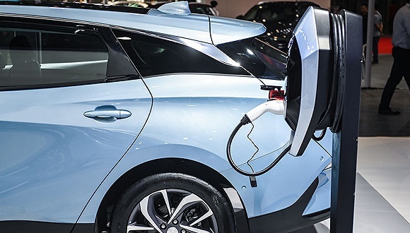 汽车四化2019：车企抱团电动化与智联化，共享化坑还很深