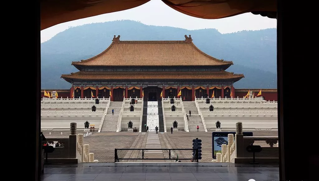 横店影视城,剧制片人,剧组,摄影棚,古装剧,现代剧,影视基地,2019年,广州街,老大哥