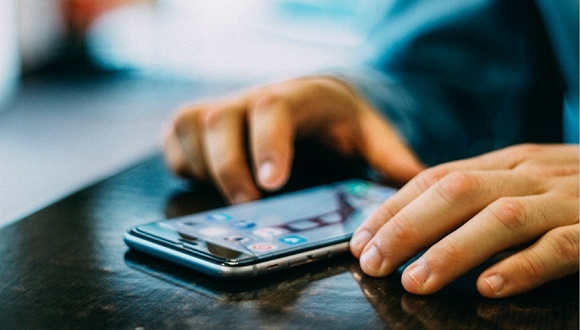 陌陌发布《2019主播职业报告》：24.1%的职业主播月收入过万元