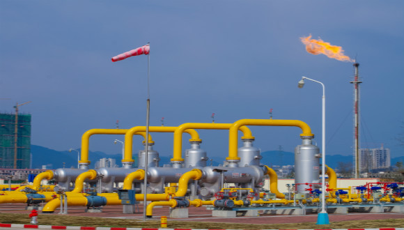 中国全面开放油气勘查开采，符合条件的民企外商均可进入