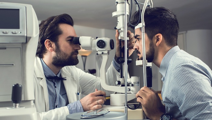 爱尔眼科收购30家医院，继续下沉渠道扩张但风险不容忽视