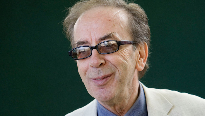 阿尔巴尼亚作家卡达莱出版新作探讨“艰难的爱”