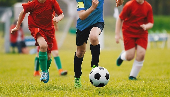 北京市政协委员张敬东：出台政策加快各类型足球场地建设