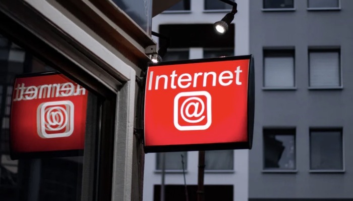 这家公司识别了30亿张网络照片身份，专家称人类隐私将不复存在