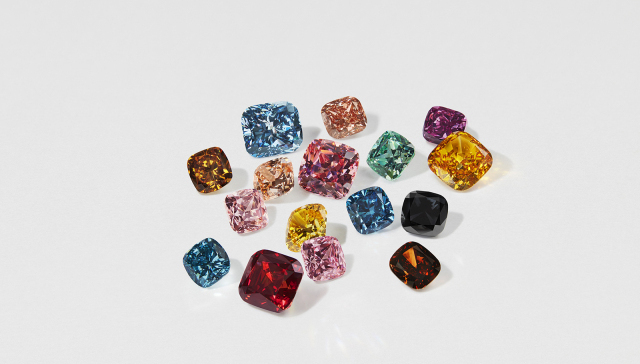 施华洛世奇推出实验室培育彩钻，但从水晶到钻石的路也不好走