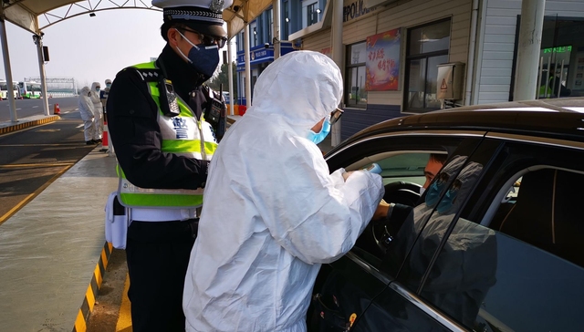 警嫂主动报名“抗击新冠志愿者”，上海交警夫妇共战一线