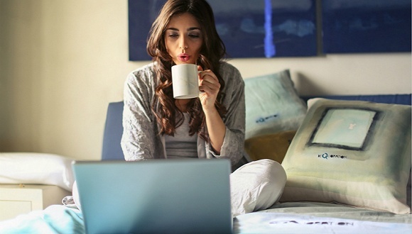 快看 | 钉钉与企业微信回复开工首日软件崩溃：目前已恢复正常