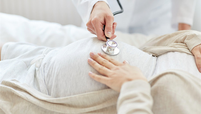 出生30小时婴儿确诊感染，新冠肺炎可通过母婴垂直传播？